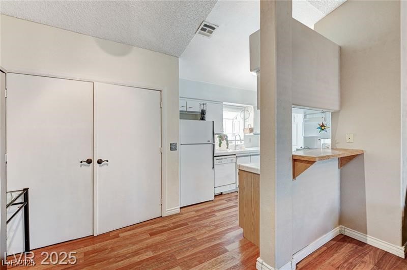 1600 North Torrey Pines Drive 202