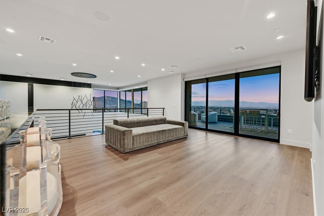 807 Magnum Cliff Court