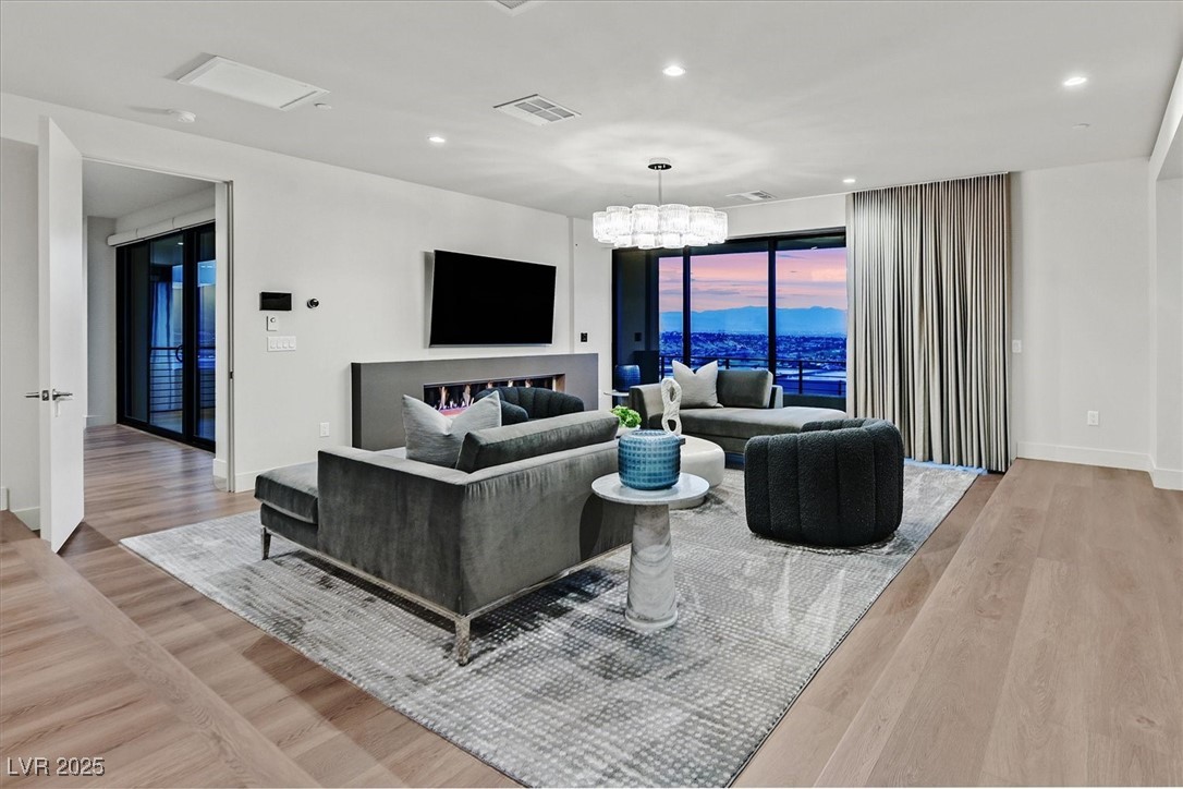 807 Magnum Cliff Court