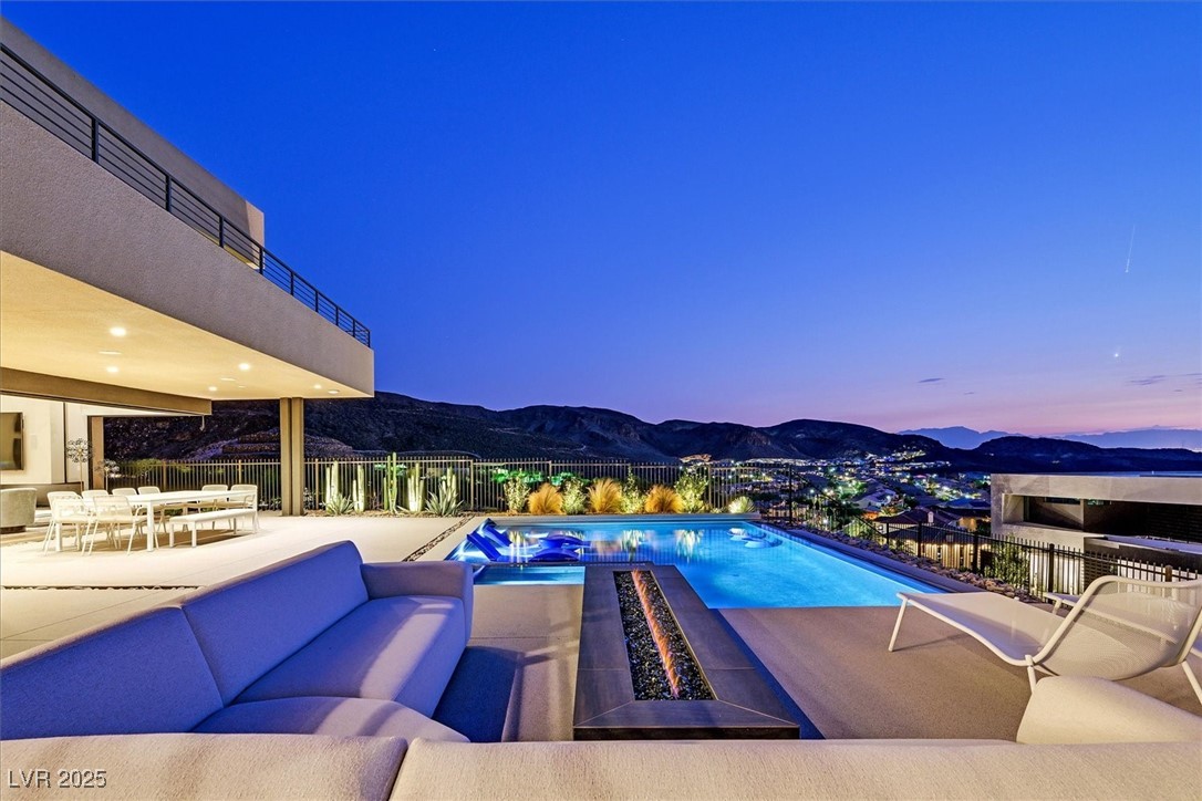 807 Magnum Cliff Court