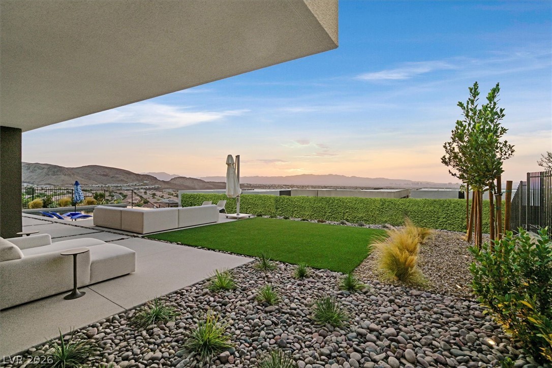 807 Magnum Cliff Court