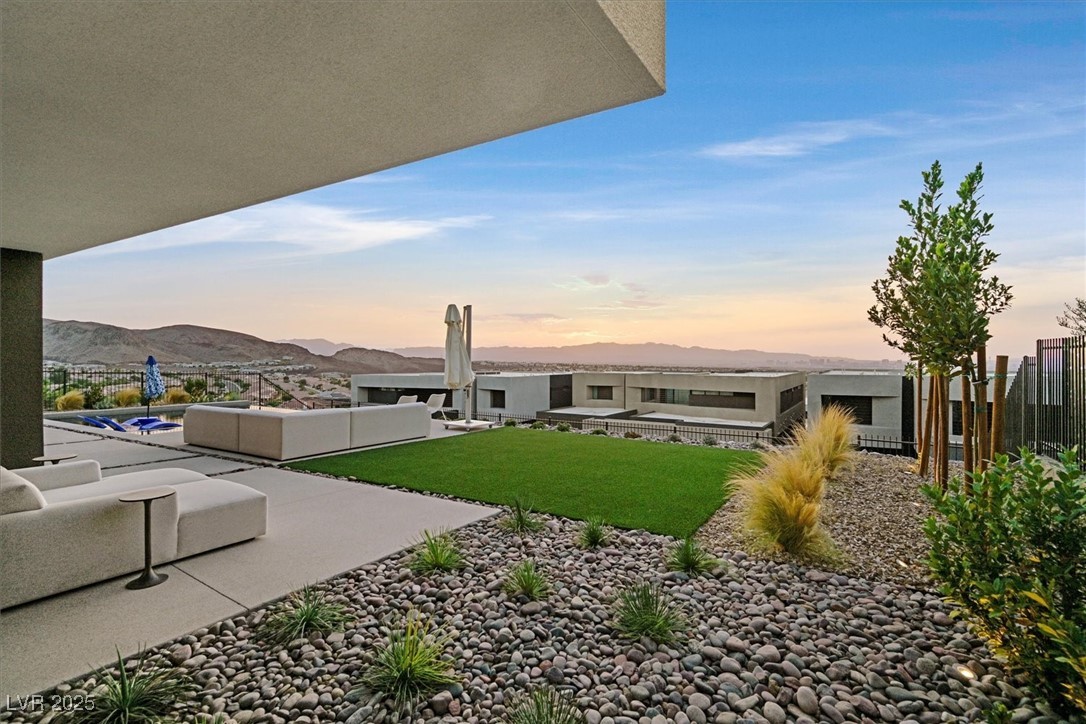 807 Magnum Cliff Court