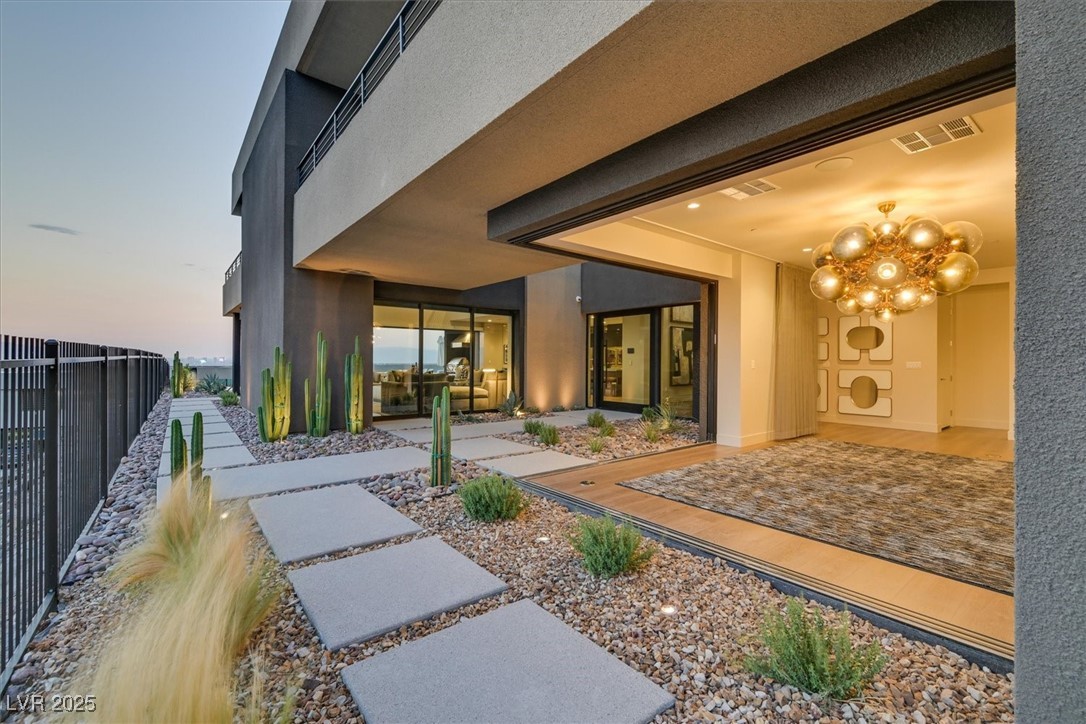 807 Magnum Cliff Court