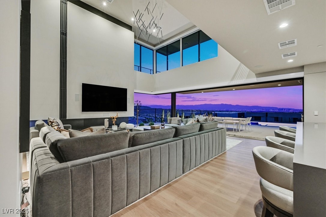 807 Magnum Cliff Court