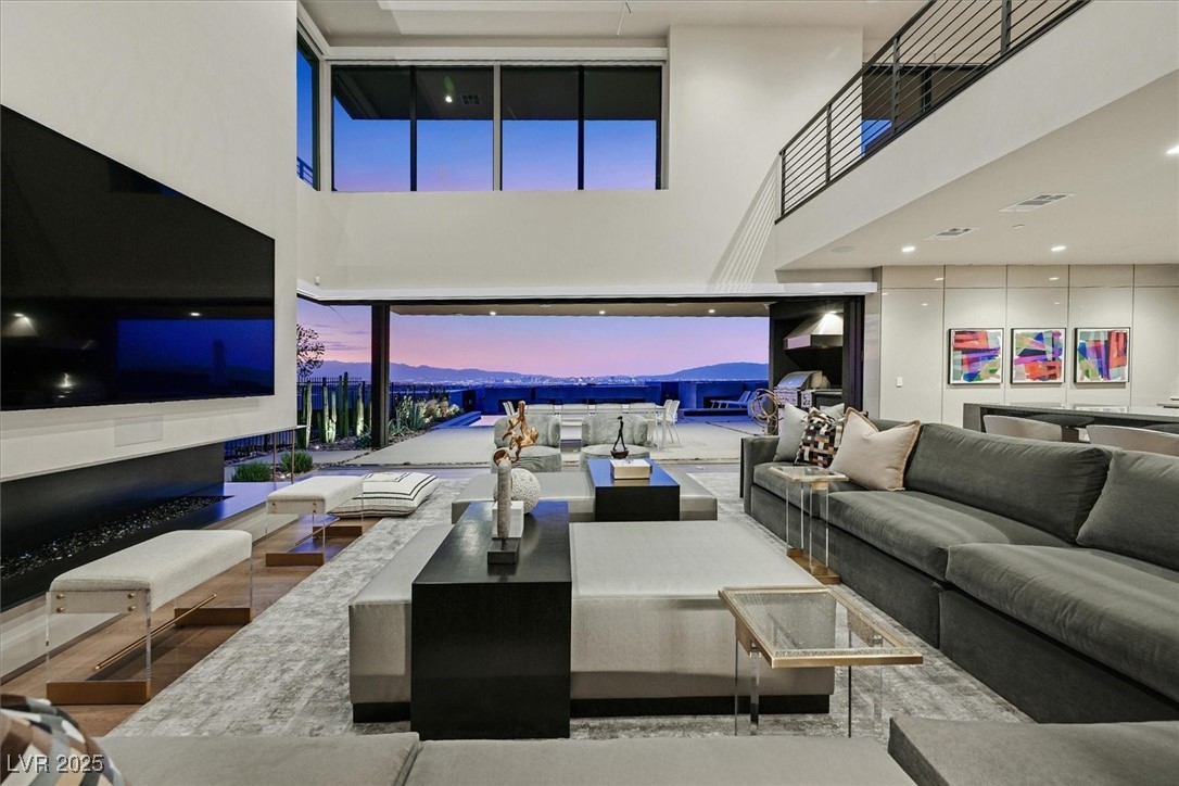 807 Magnum Cliff Court