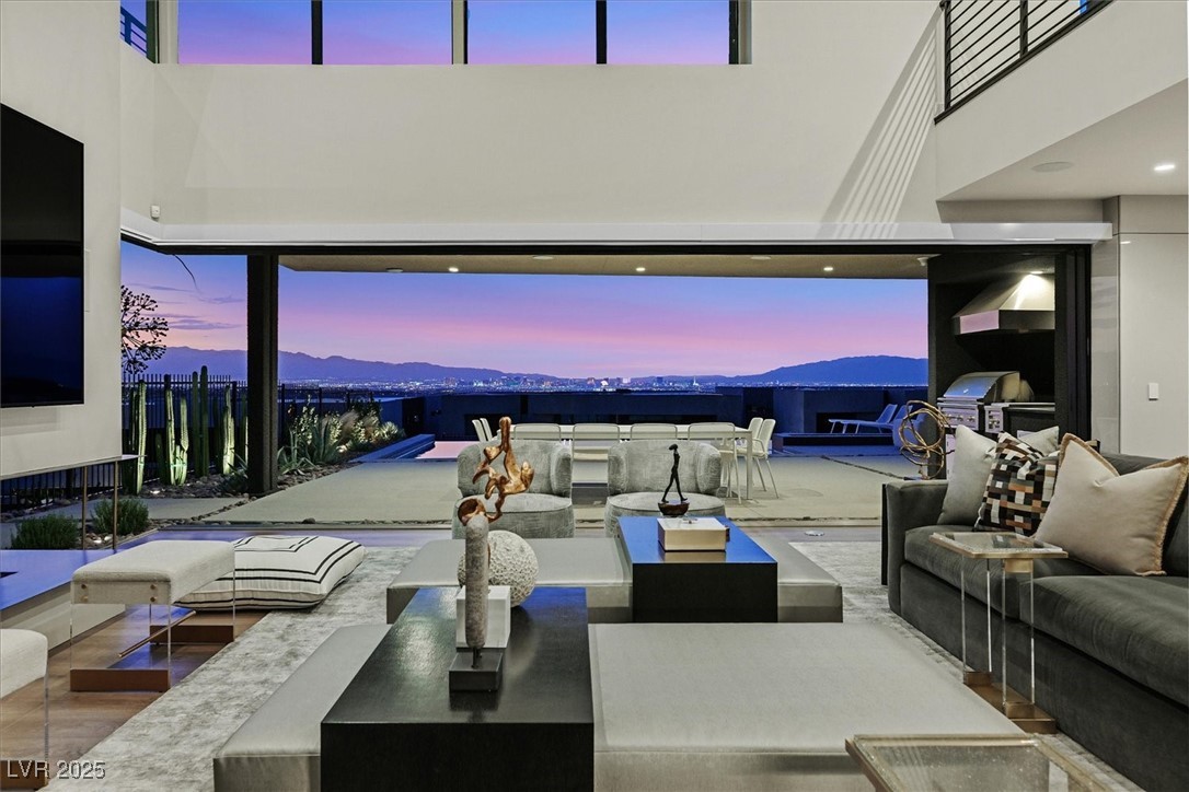 807 Magnum Cliff Court