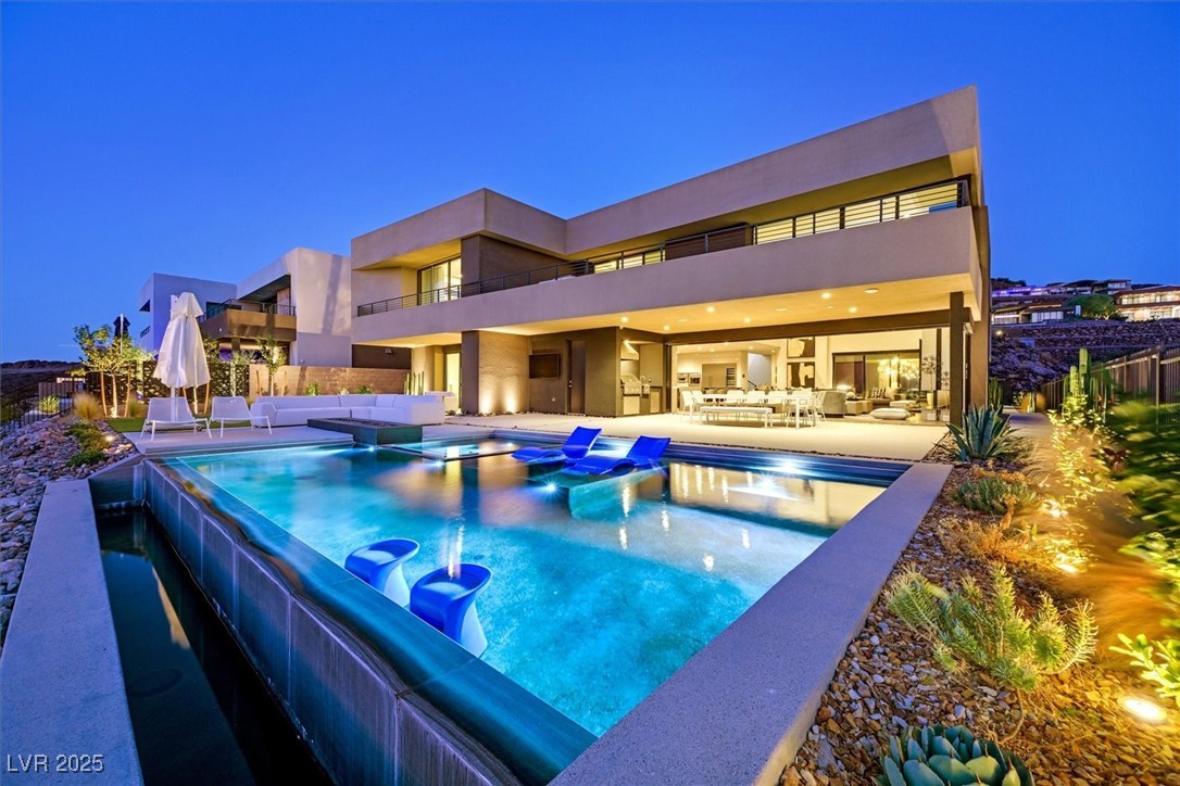 807 Magnum Cliff Court