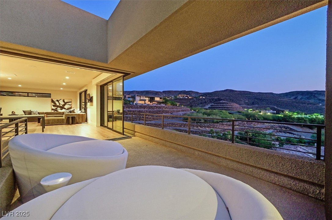 807 Magnum Cliff Court