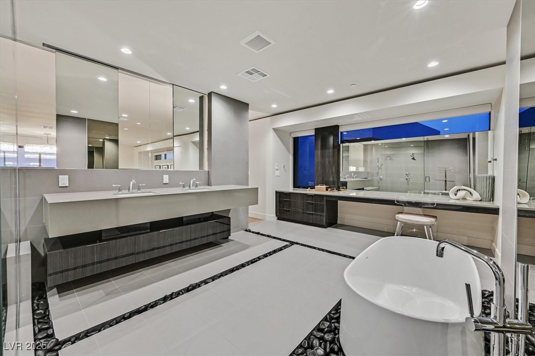 807 Magnum Cliff Court