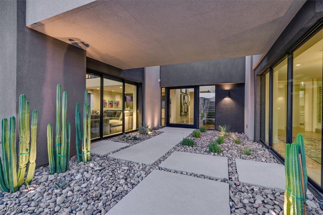 807 Magnum Cliff Court