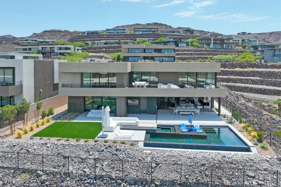 807 Magnum Cliff Court