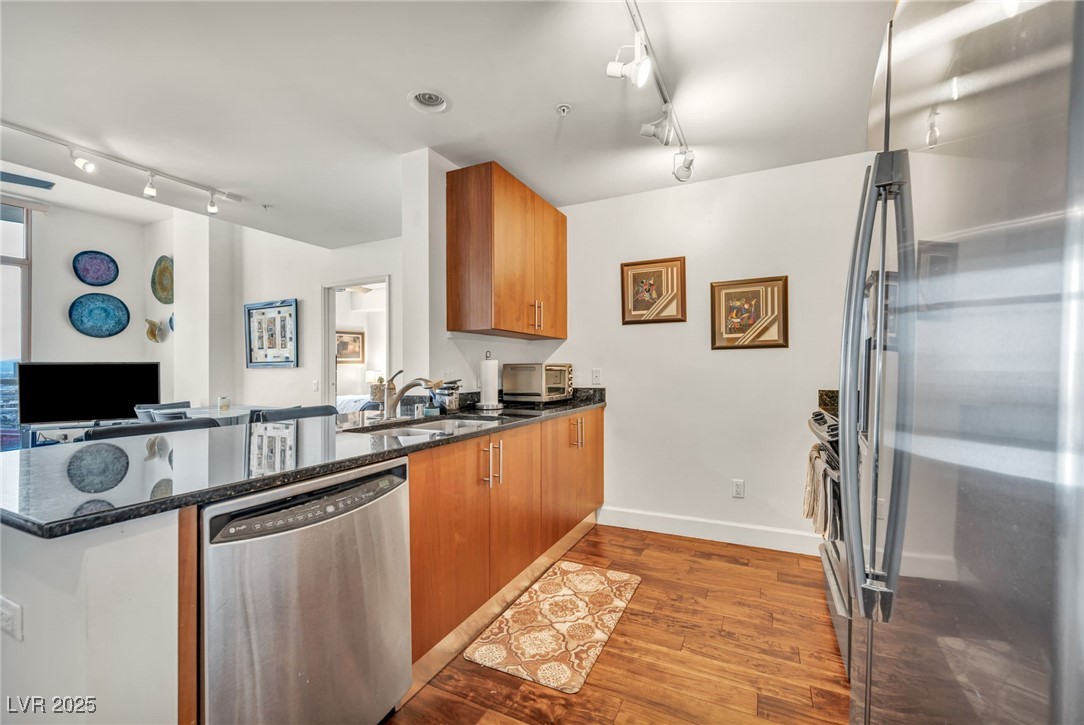 200 West Sahara Avenue 3702