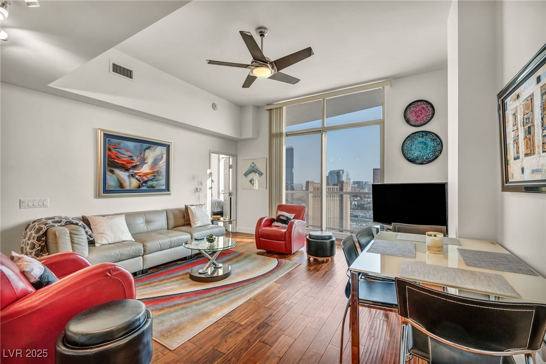 200 West Sahara Avenue 3702