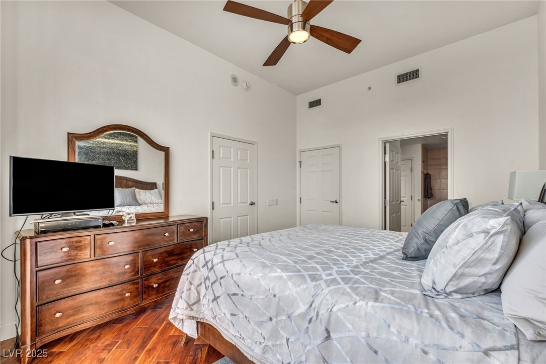 200 West Sahara Avenue 3702