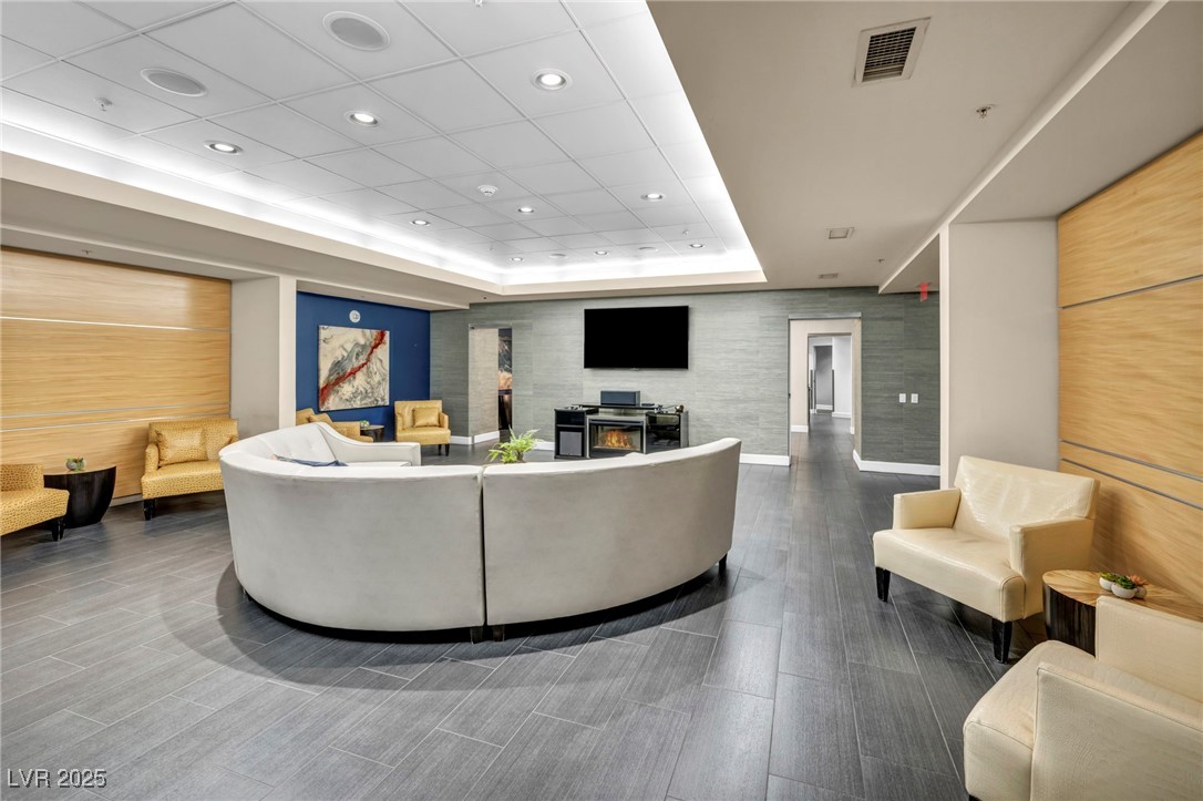 200 West Sahara Avenue 3702