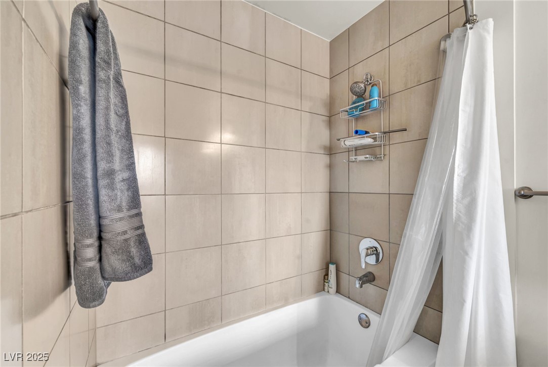 200 West Sahara Avenue 3702