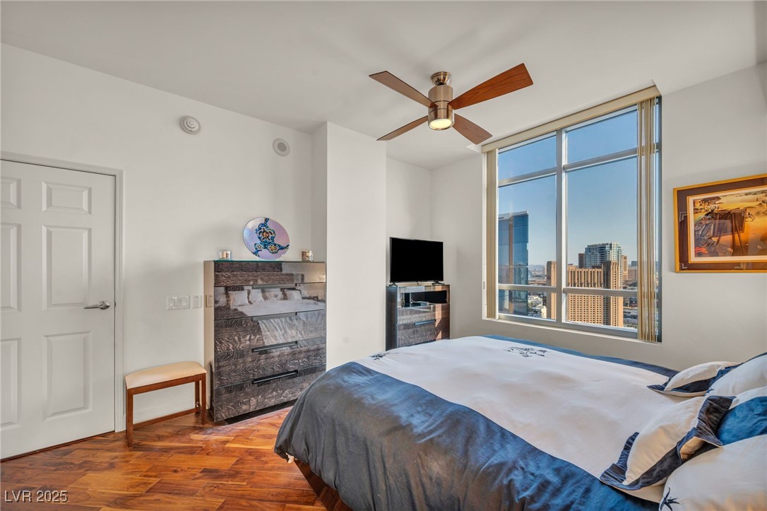 200 West Sahara Avenue 3702