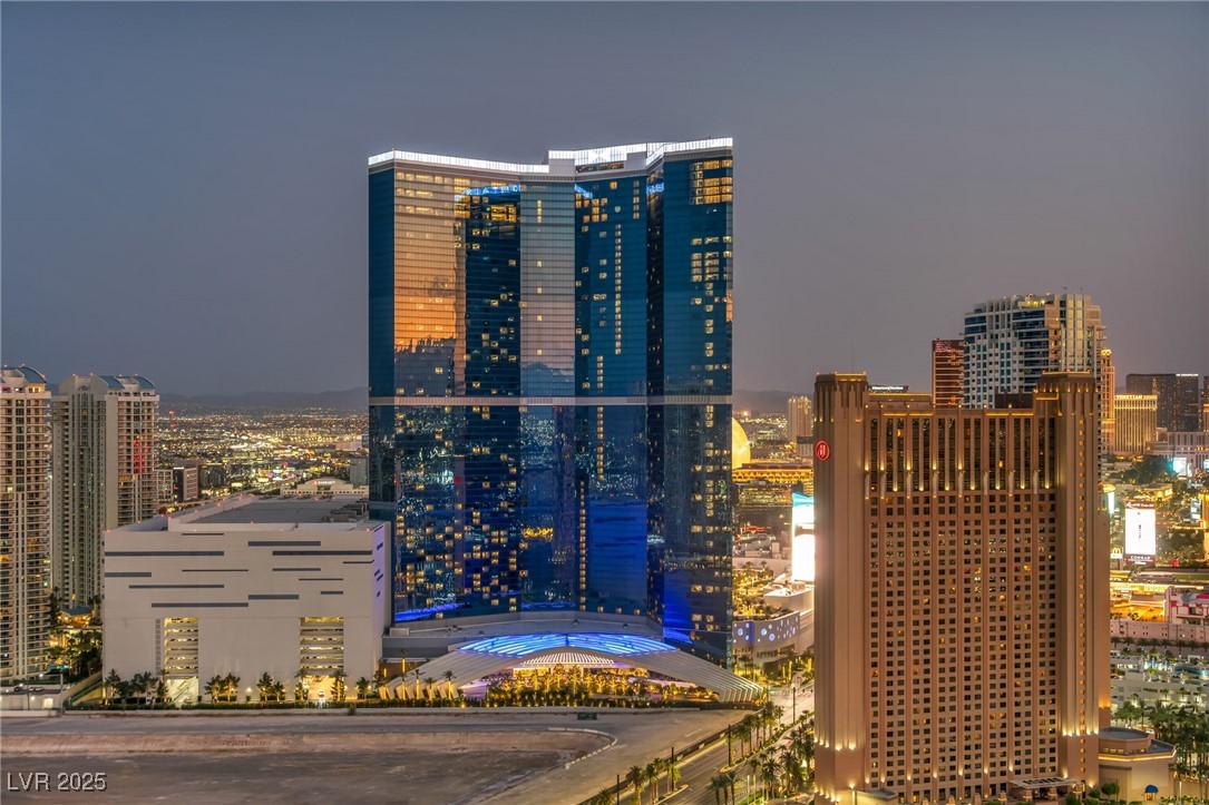 200 West Sahara Avenue 3702