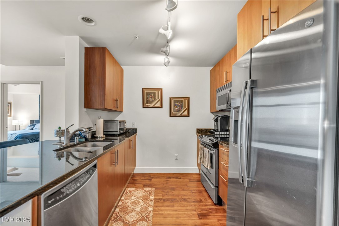 200 West Sahara Avenue 3702