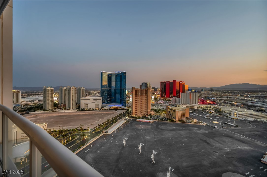 200 West Sahara Avenue 3702