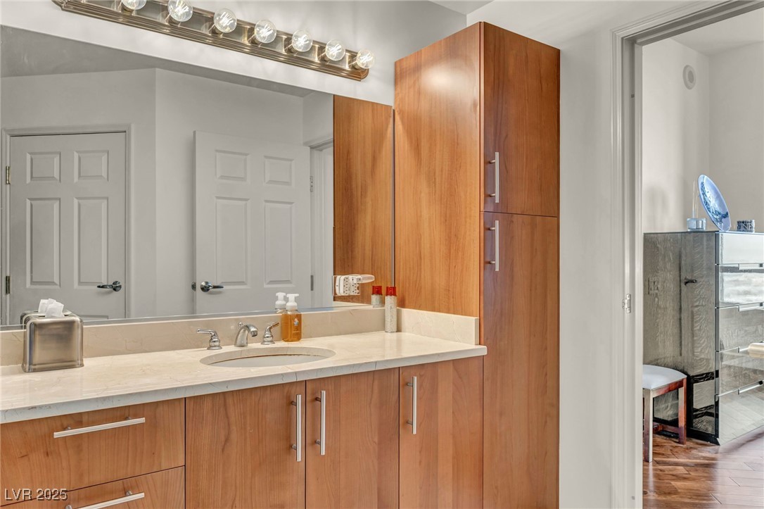 200 West Sahara Avenue 3702