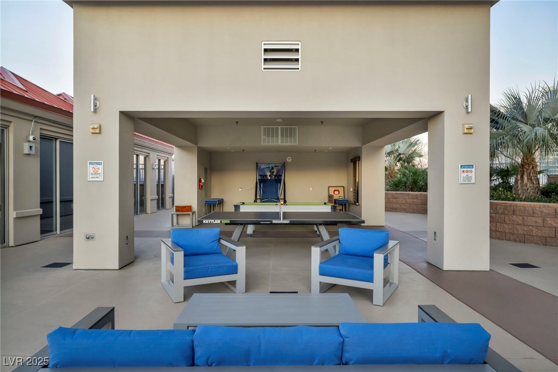 200 West Sahara Avenue 3702