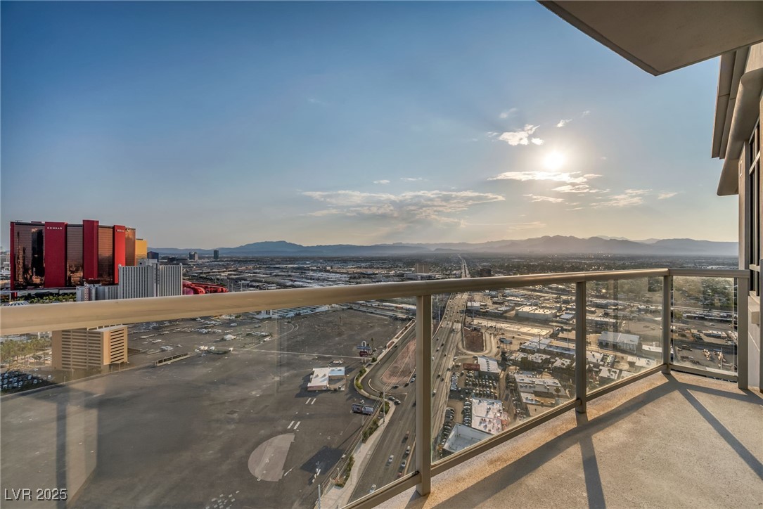 200 West Sahara Avenue 3702