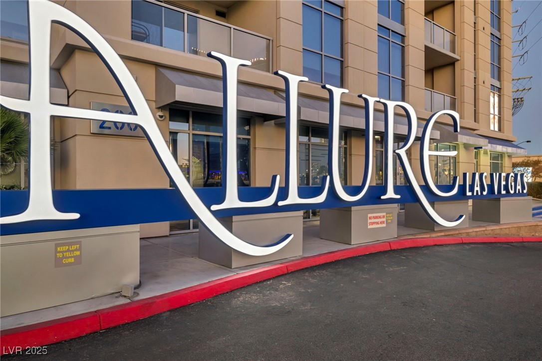 200 West Sahara Avenue 3702