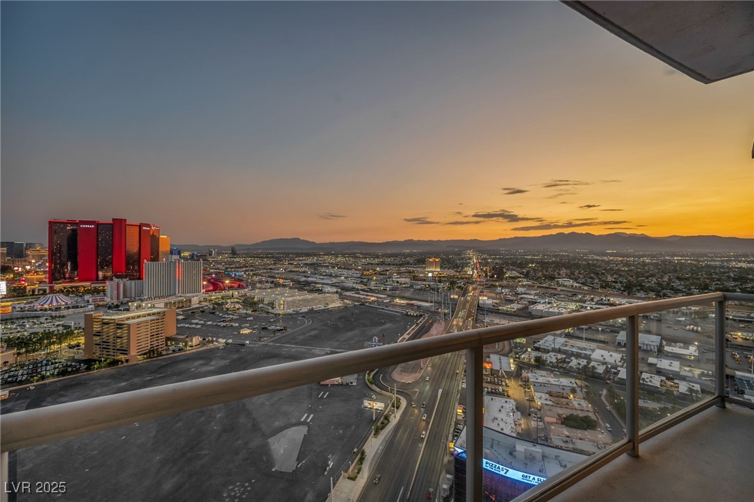 200 West Sahara Avenue 3702