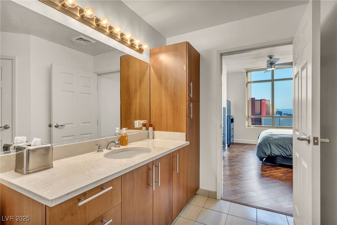 200 West Sahara Avenue 3702