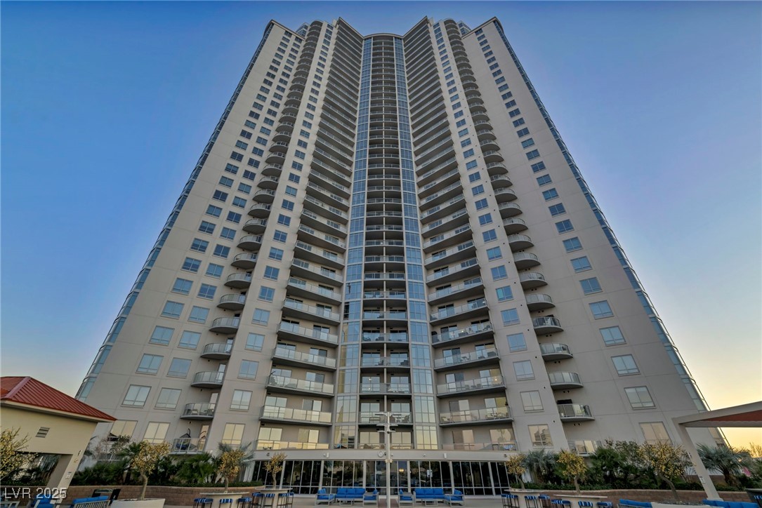 200 West Sahara Avenue 3702