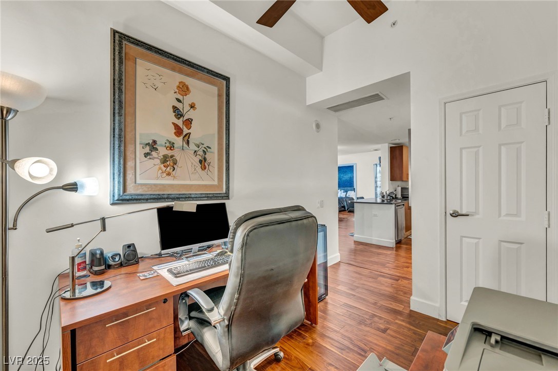 200 West Sahara Avenue 3702