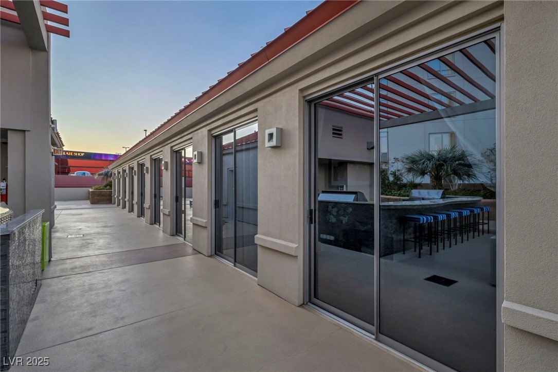 200 West Sahara Avenue 3702