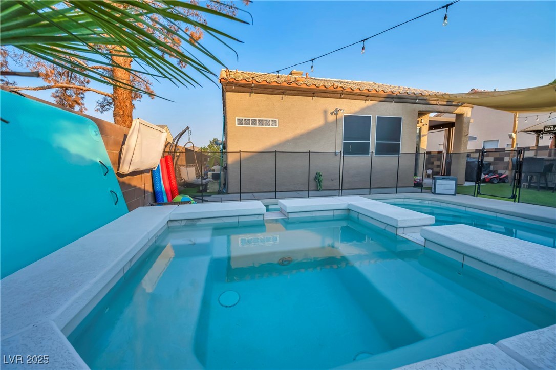 8252 Roselle Court