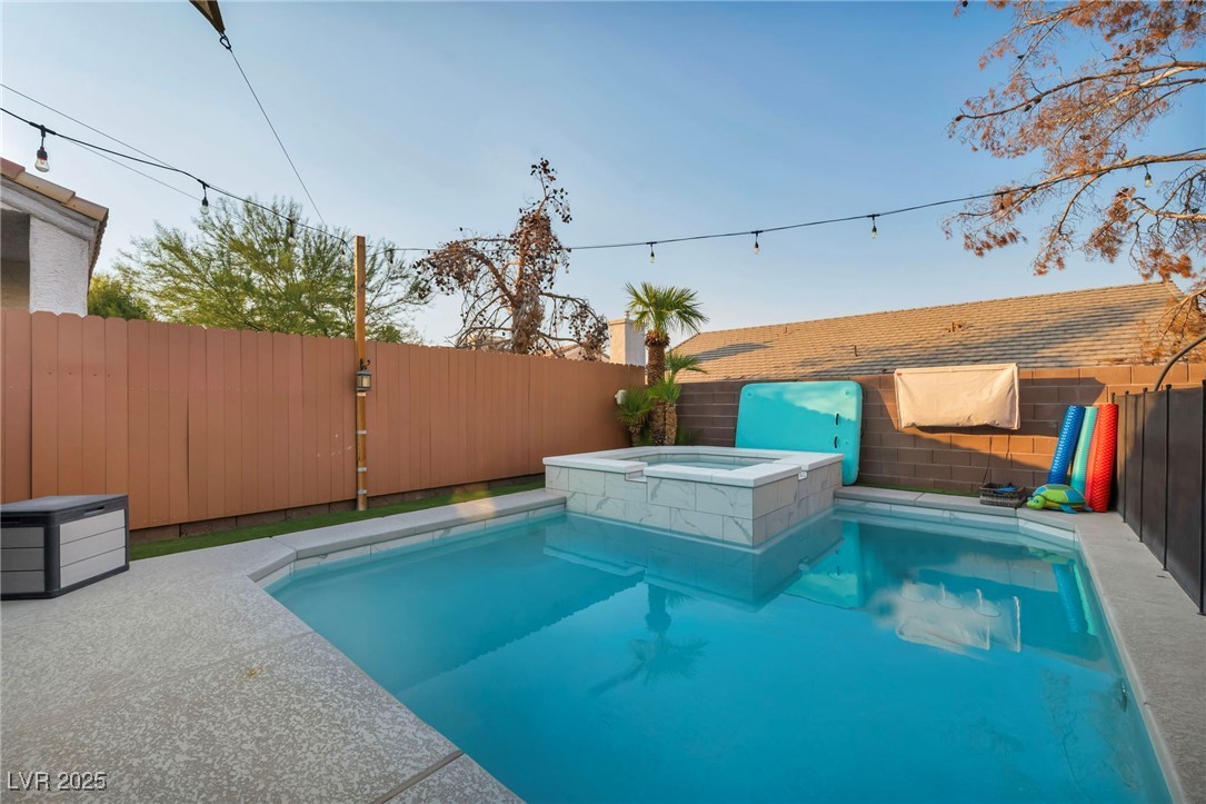 8252 Roselle Court
