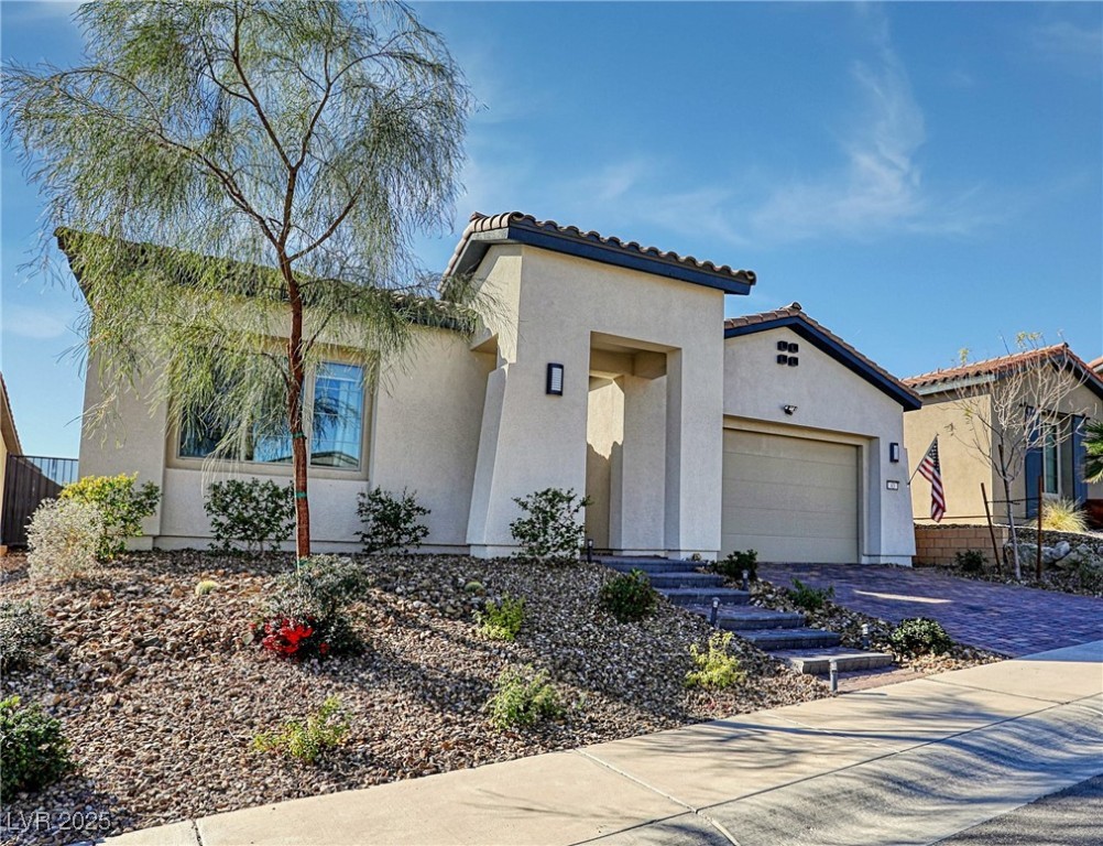 43 Autumn Palm Avenue