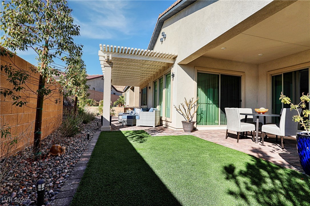 43 Autumn Palm Avenue