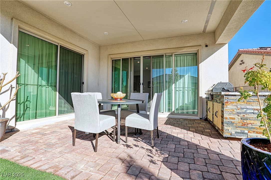 43 Autumn Palm Avenue
