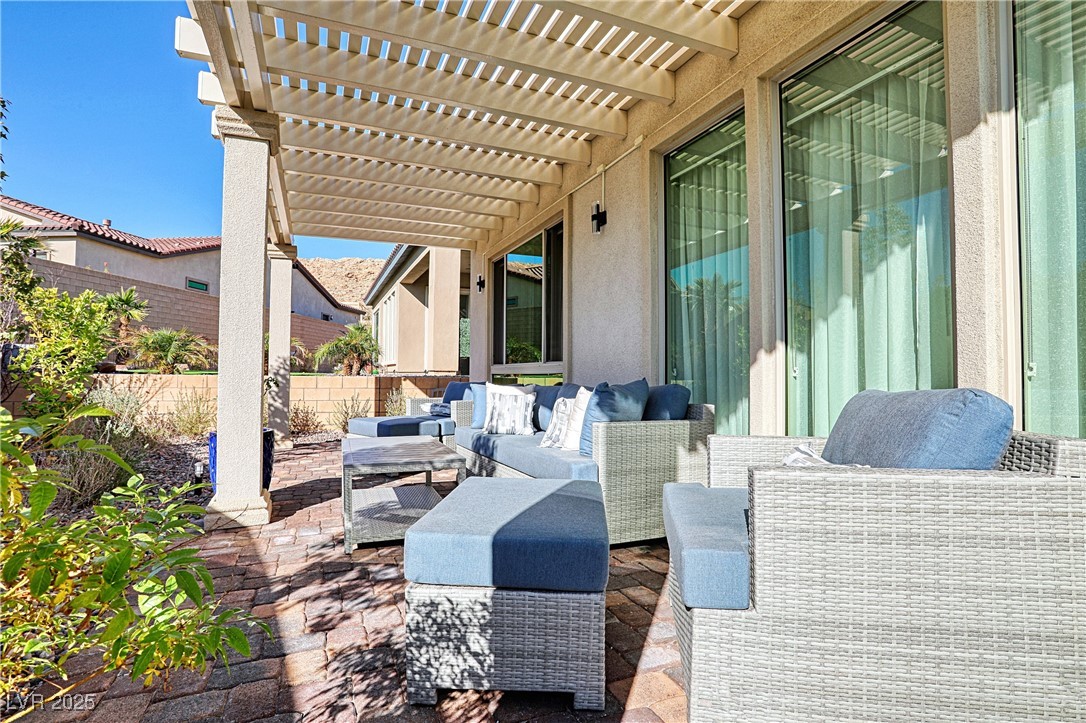43 Autumn Palm Avenue