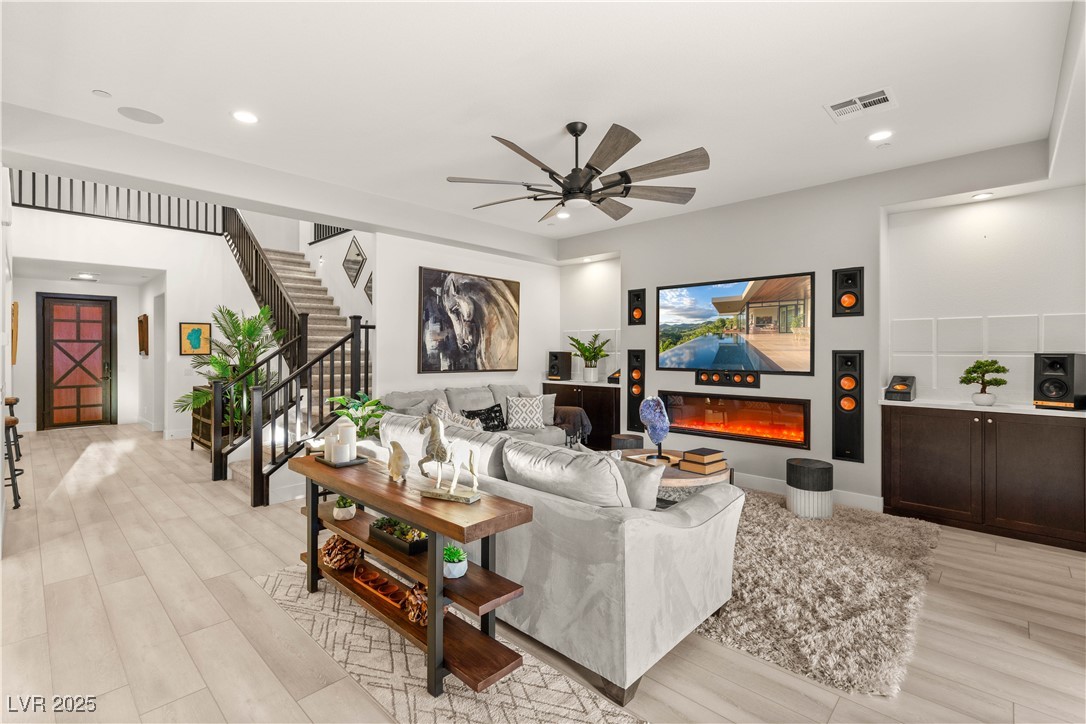 4505 Amazing View Street