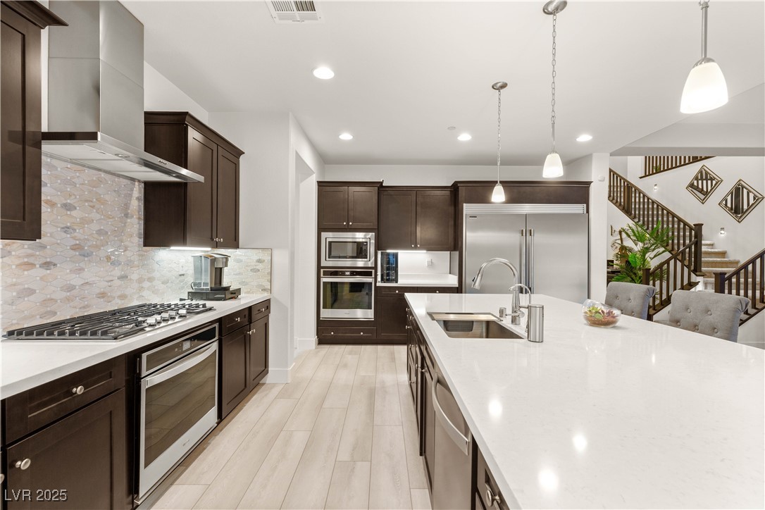 4505 Amazing View Street