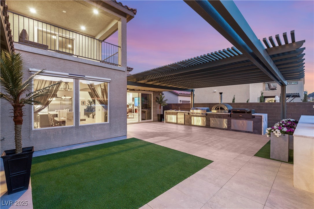 4505 Amazing View Street