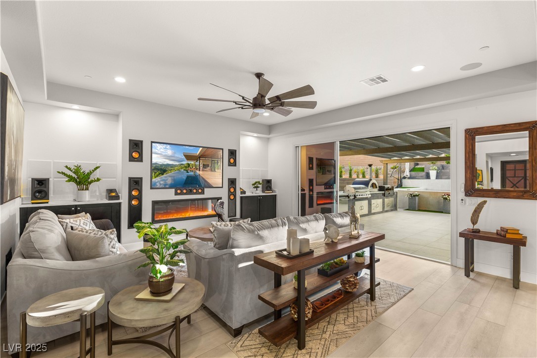 4505 Amazing View Street