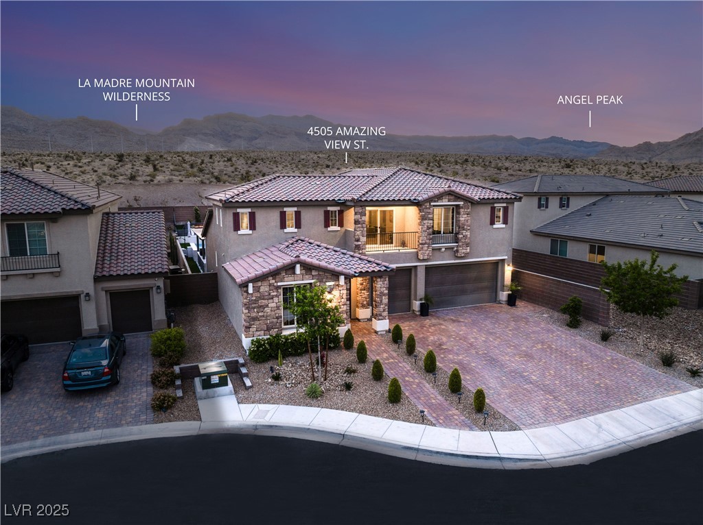 4505 Amazing View Street