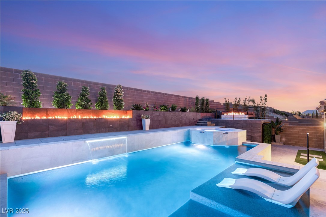 4505 Amazing View Street