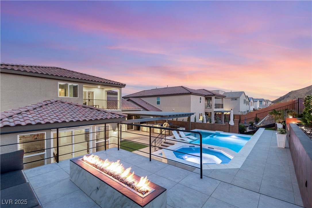 4505 Amazing View Street