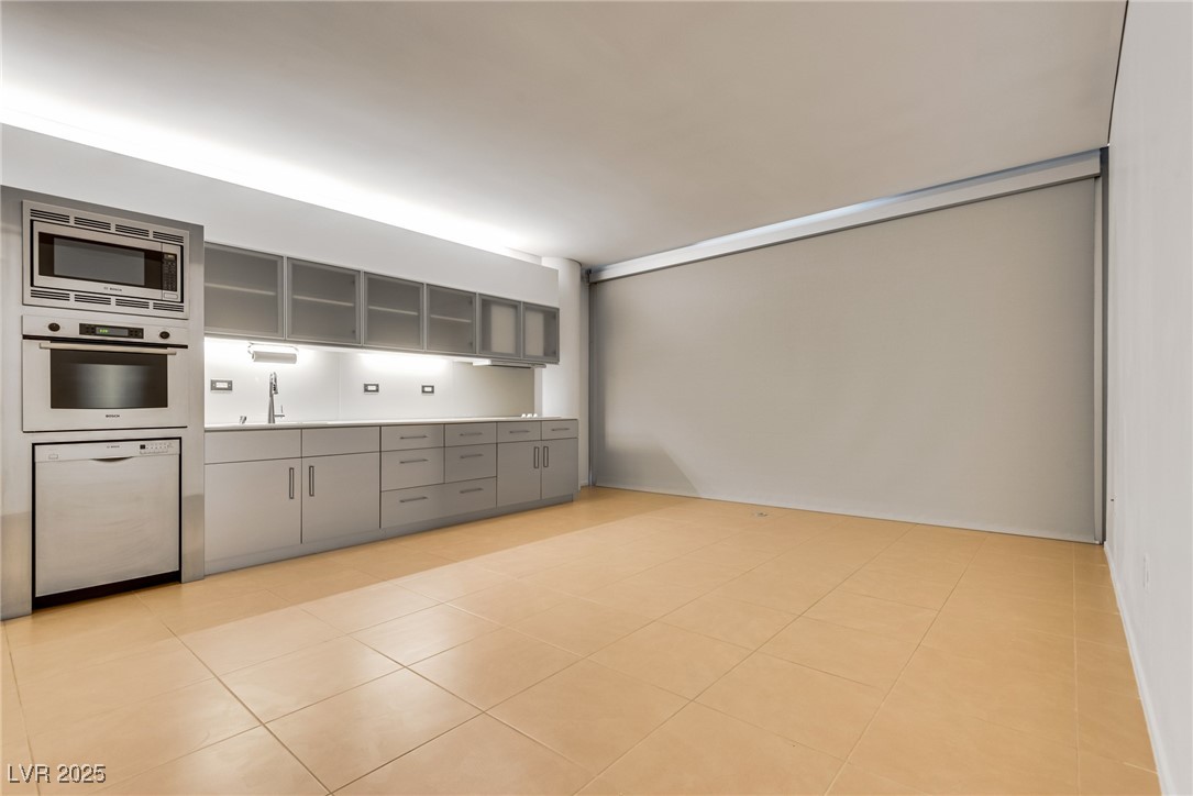 3726 Las Vegas Boulevard 608