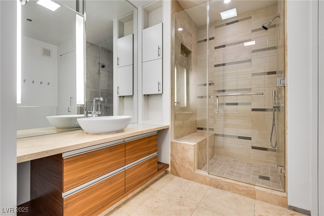 3726 Las Vegas Boulevard 608