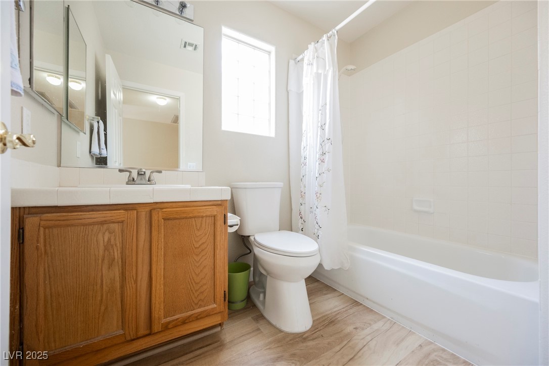 8233 Rocky Bluff Way