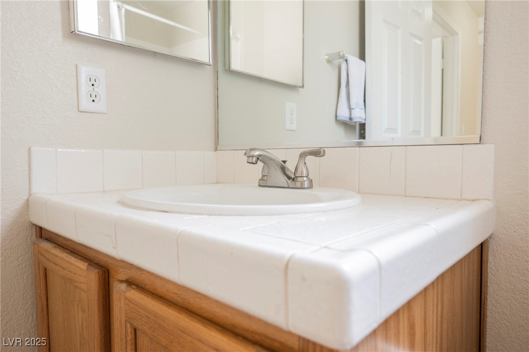 8233 Rocky Bluff Way